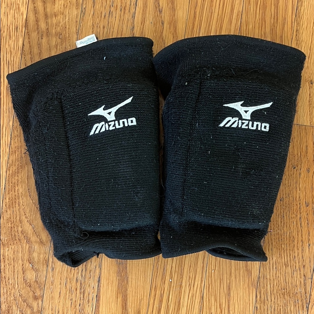 Mizuno Black Sports Knee Pads